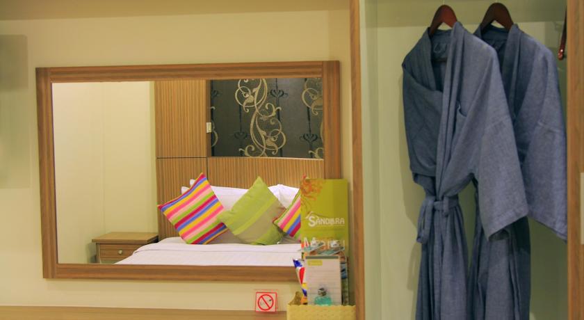Oyo 146 Rivana Boutique By Sandara Pattaya Rum bild